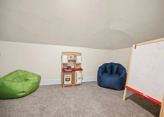 Unique Highland Park 2 Bdr Loft Sleeps 5 Apartment