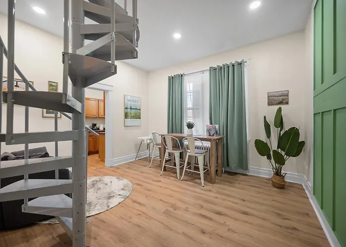 Unique Highland Park 2 Bdr Loft Sleeps 5 *