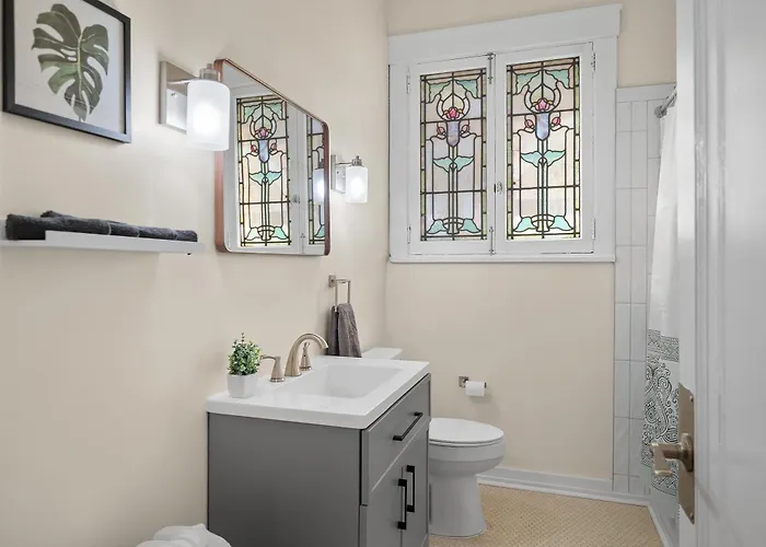 Unique Highland Park 2 Bdr Loft Sleeps 5 *